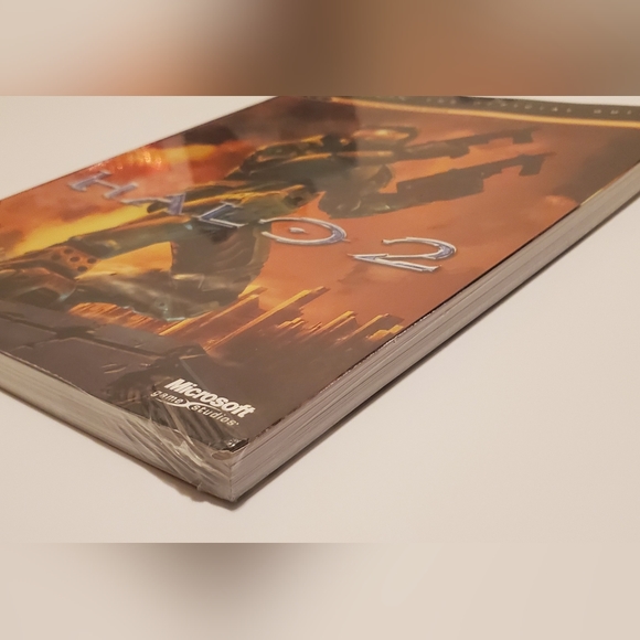 Xbox Official 2004 Halo 2 Game Guide - Picture 6 of 10